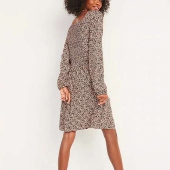Old Navy Floral-Print Fit & Flare Smocked-Back Dress - Large - Picture 3 of 7